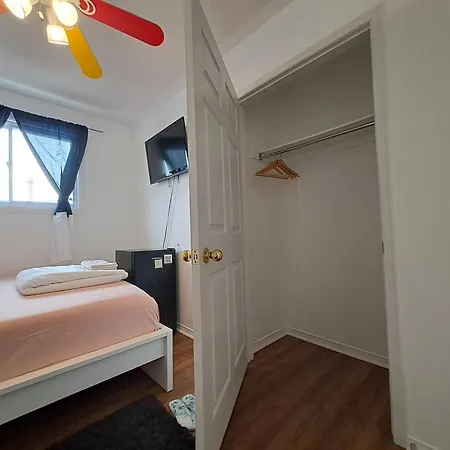 Lala-Near Pearson Airport-Mall-Free Parking Mississauga Exterior photo