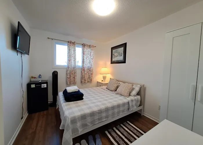 Lala-Near Pearson Airport-Mall-Free Parking