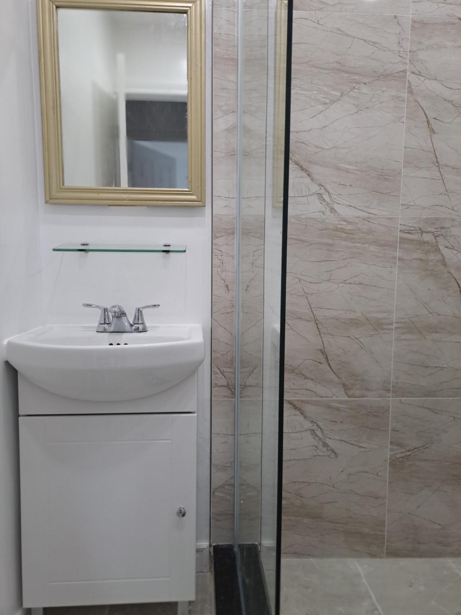 Homestay Lala-near Pearson Airport-mall-free Parking *