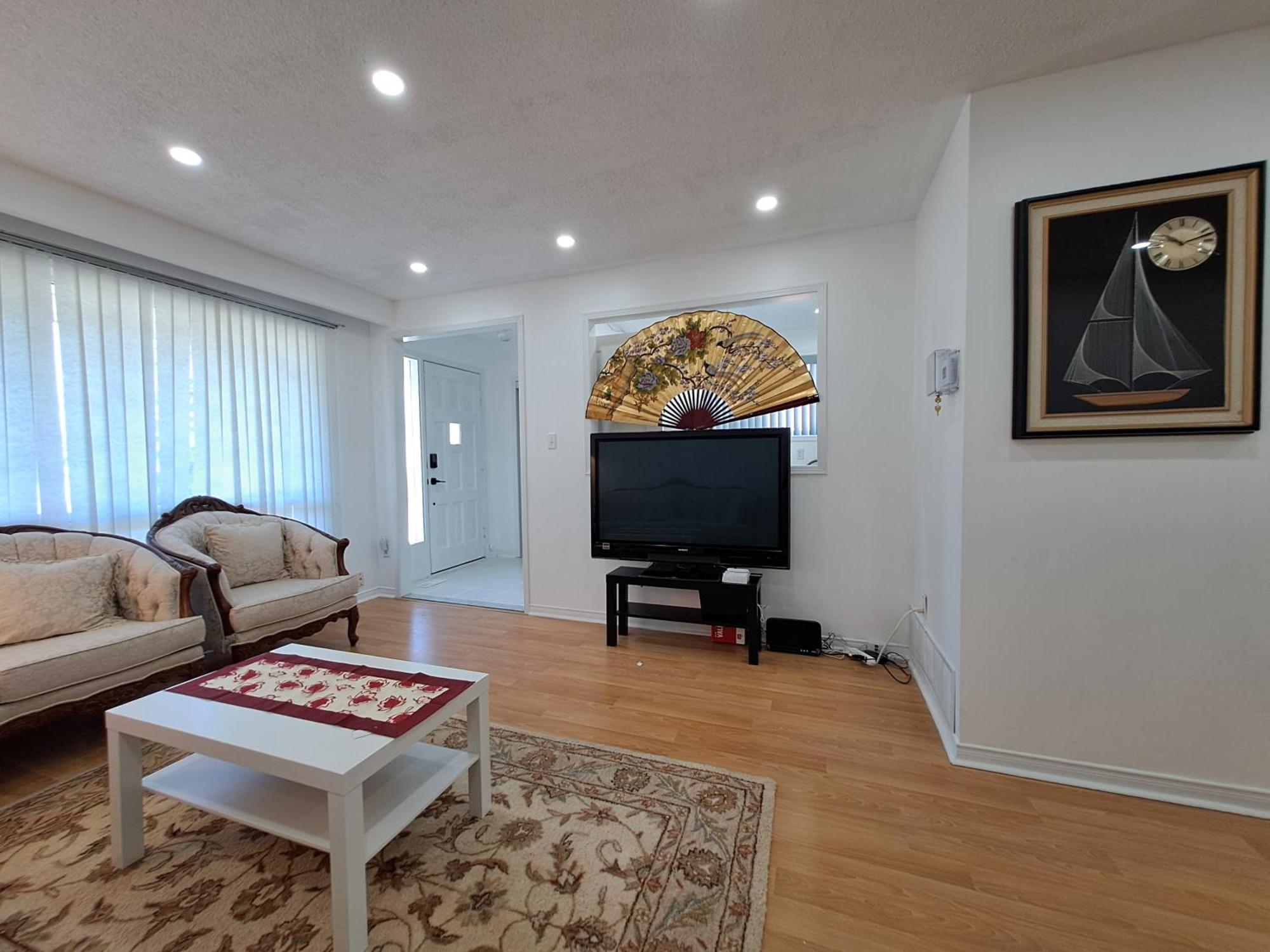 Homestay Lala-near Pearson Airport-mall-free Parking