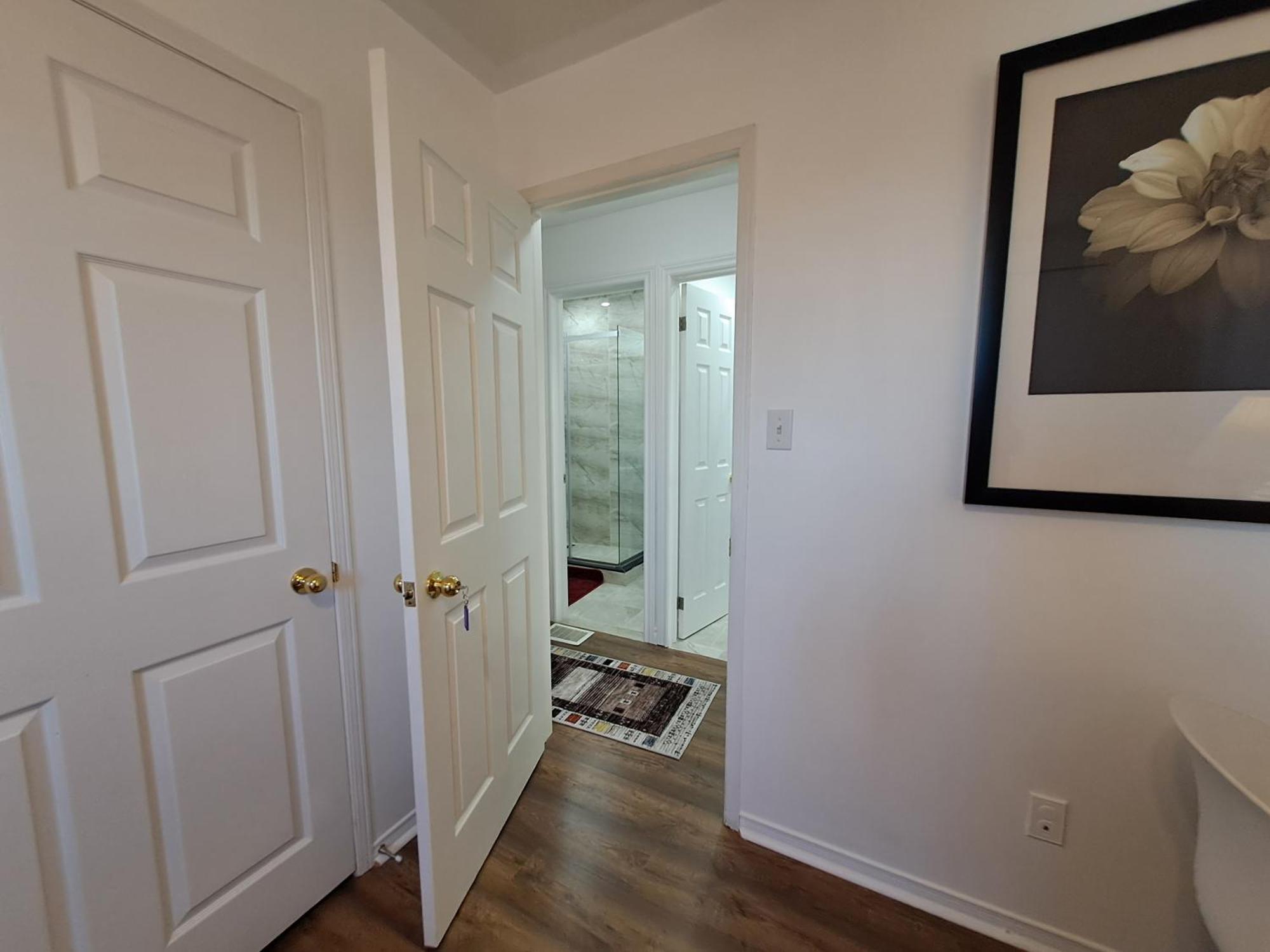 Lala-near Pearson Airport-mall-free Parking Mississauga