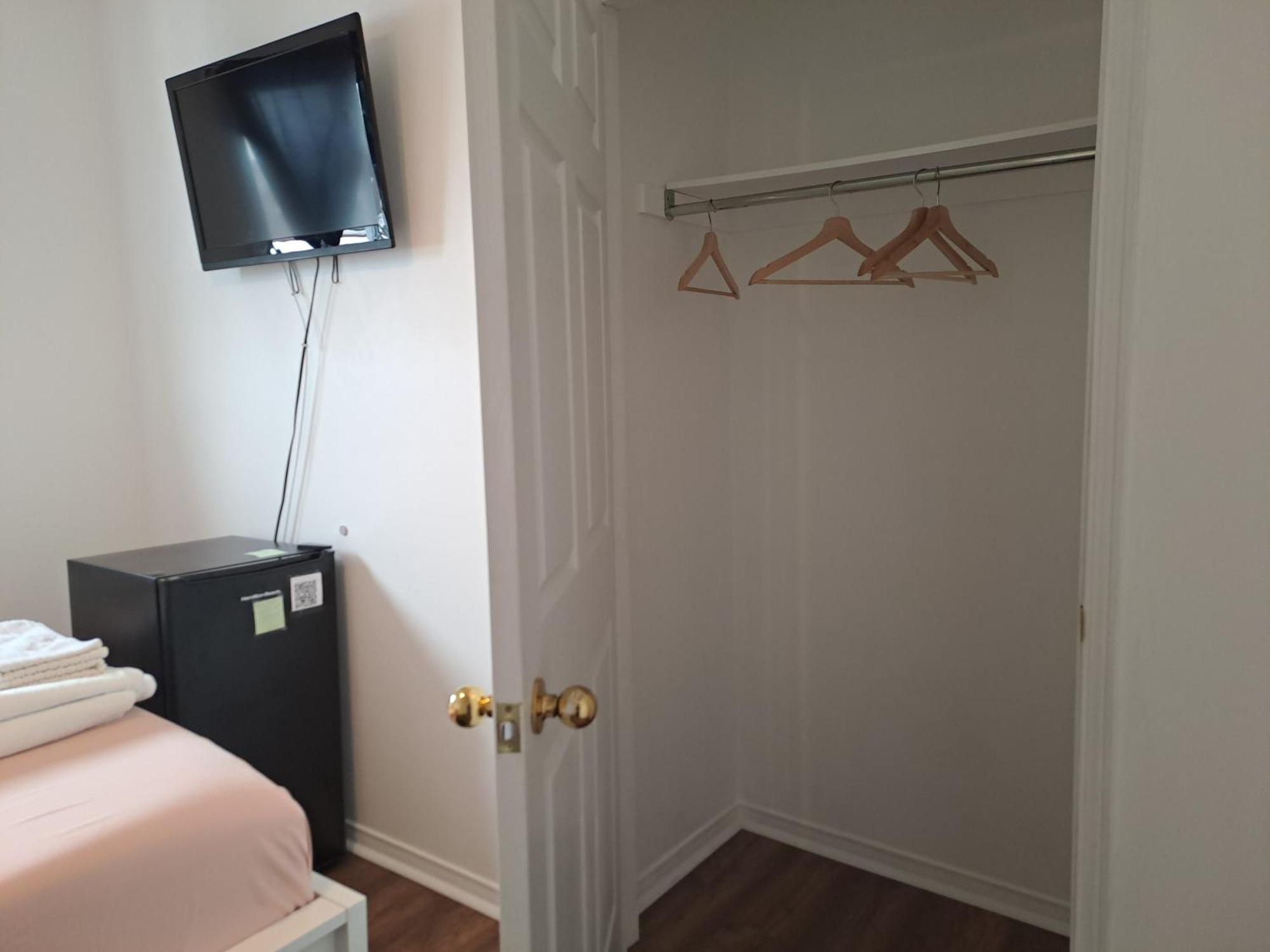 Homestay Lala-near Pearson Airport-mall-free Parking Mississauga