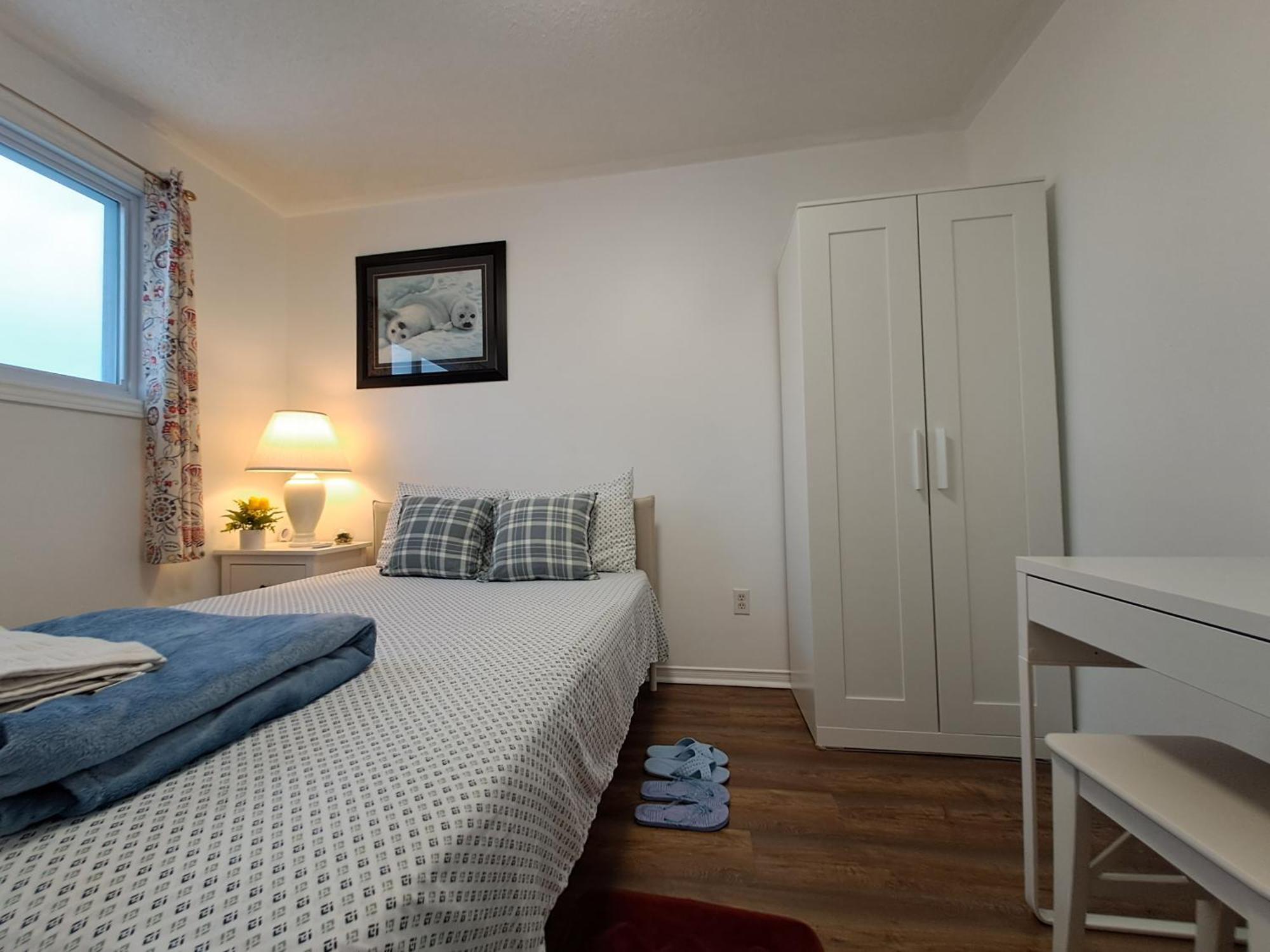 Lala-near Pearson Airport-mall-free Parking Homestay *