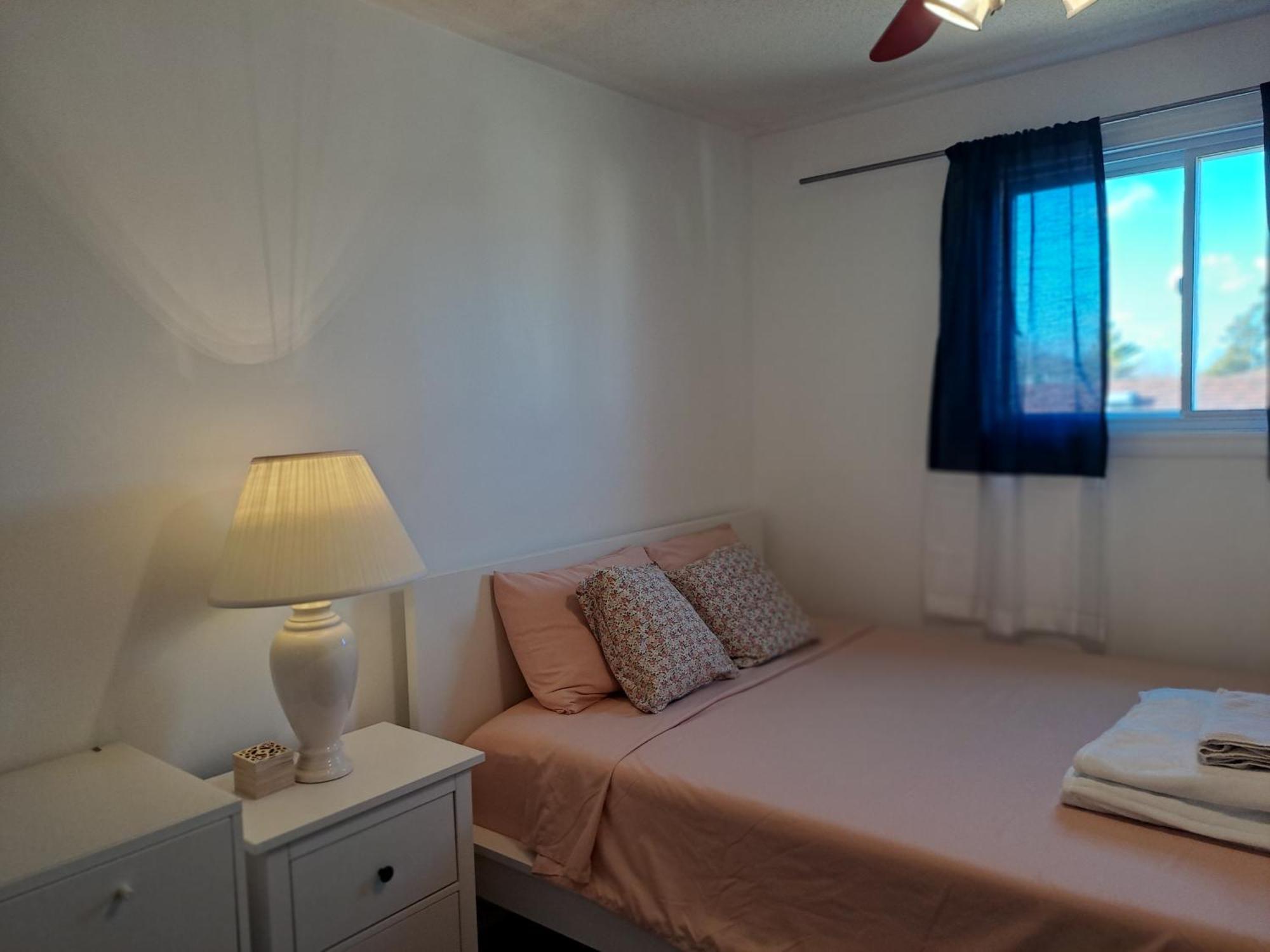 Lala-near Pearson Airport-mall-free Parking * Mississauga